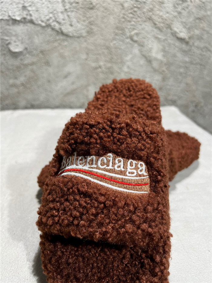 BLCG SLIPPERS