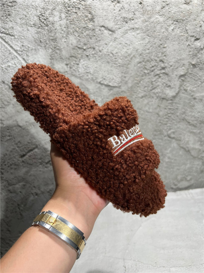 BLCG SLIPPERS