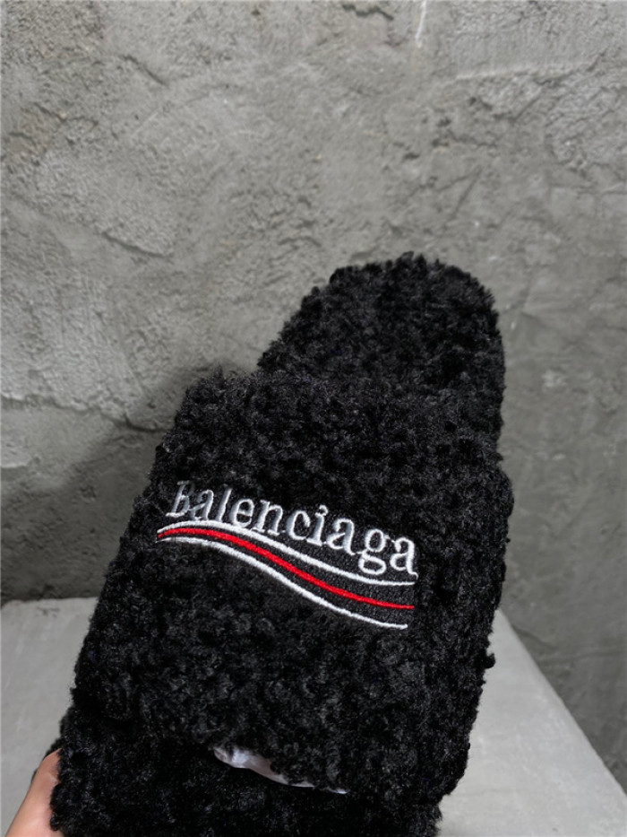 BLCG SLIPPERS