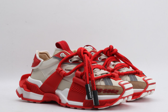 DG SNEAKERS 052506