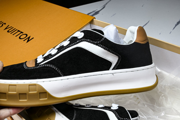LV SNEAKER FOR-LV402