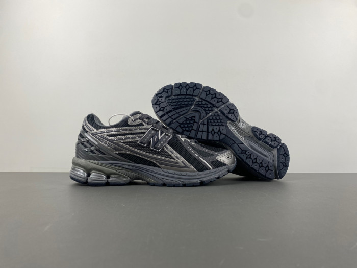 New Balance  M1906RES