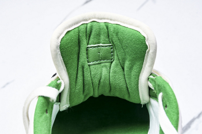 Gv*c sneaker