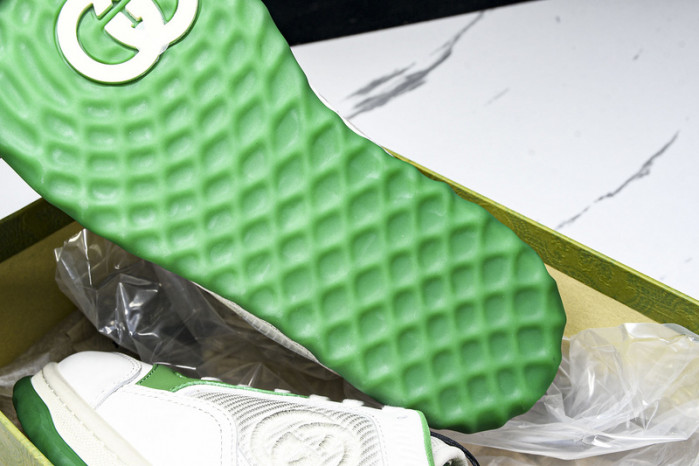 Gv*c sneaker