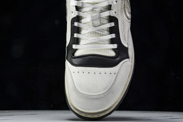 Gv*c sneaker