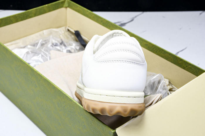 Gv*c sneaker