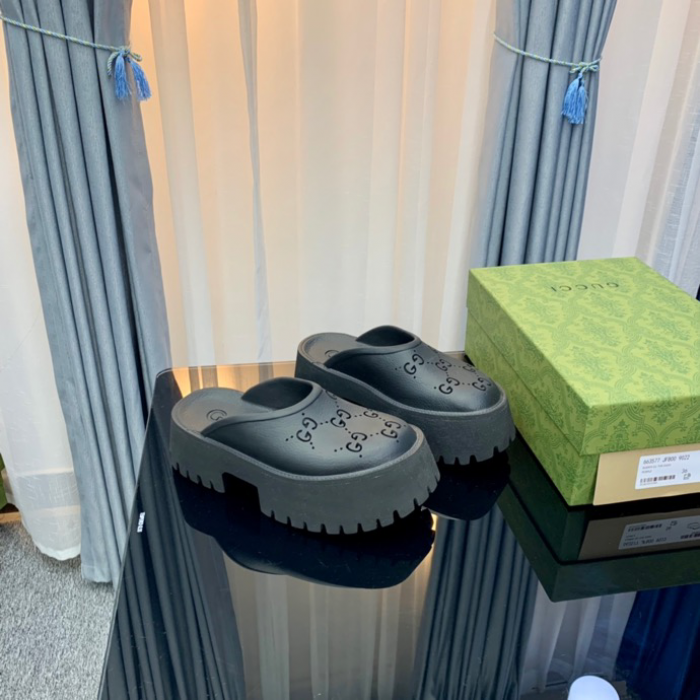 Gv*c slippers