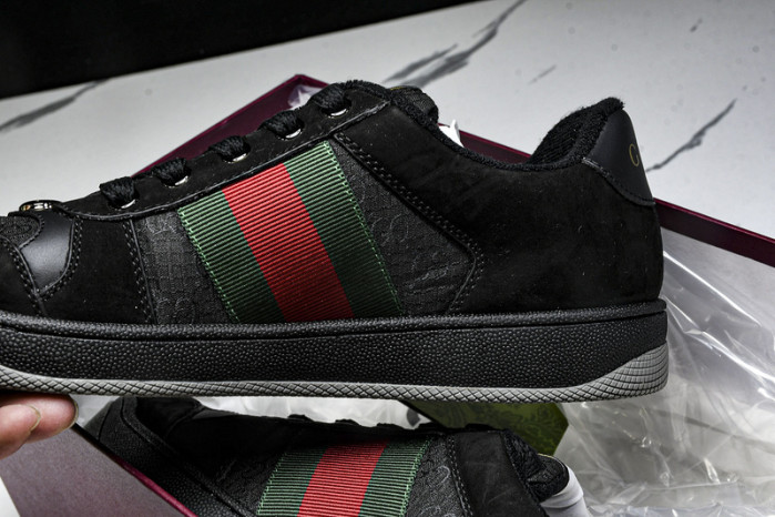Gv*c sneaker