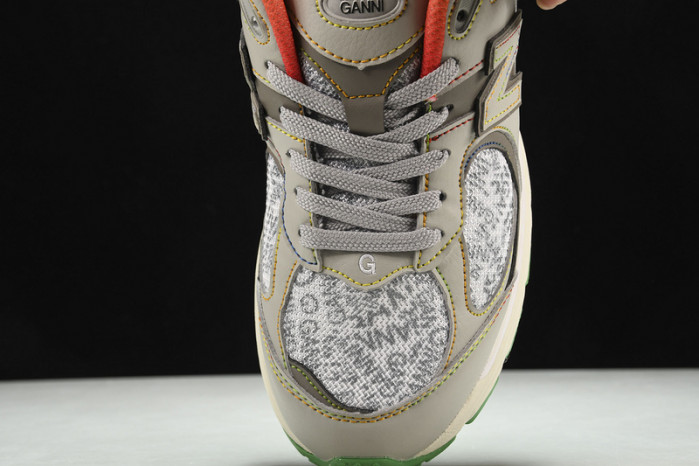 New Balance yeeshoes ML2002RGD