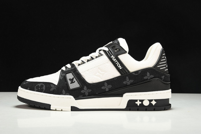 LV SNEAKER LOW YEE-015