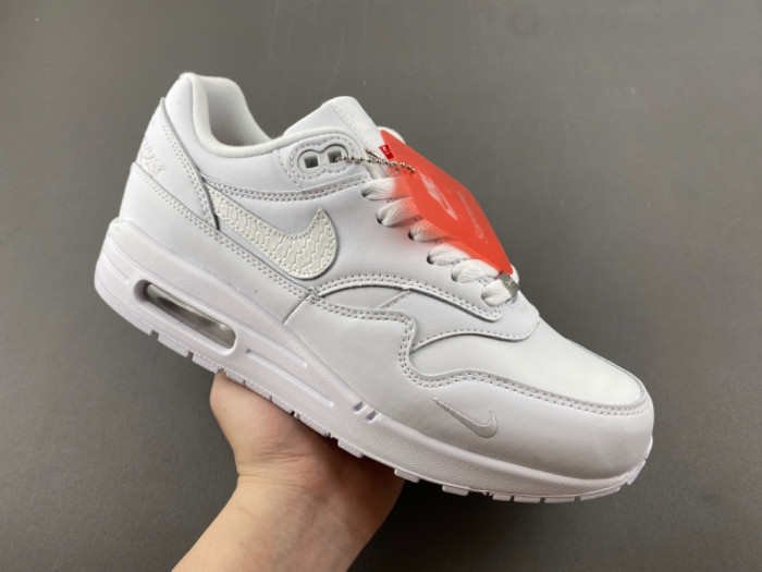 Svp*me x nike air max 1