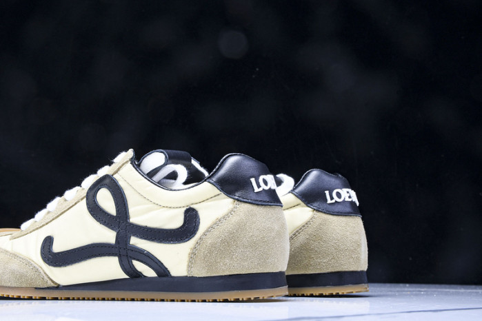 L*0ewe Ballet Runner LW-FOR11