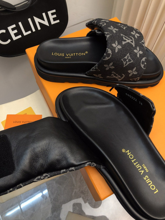 LV SLIPPERS