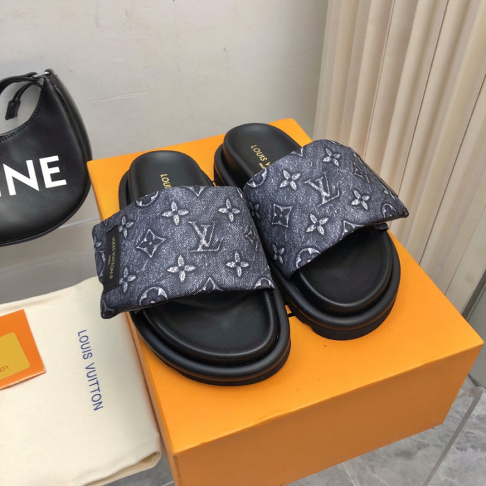 LV SLIPPERS