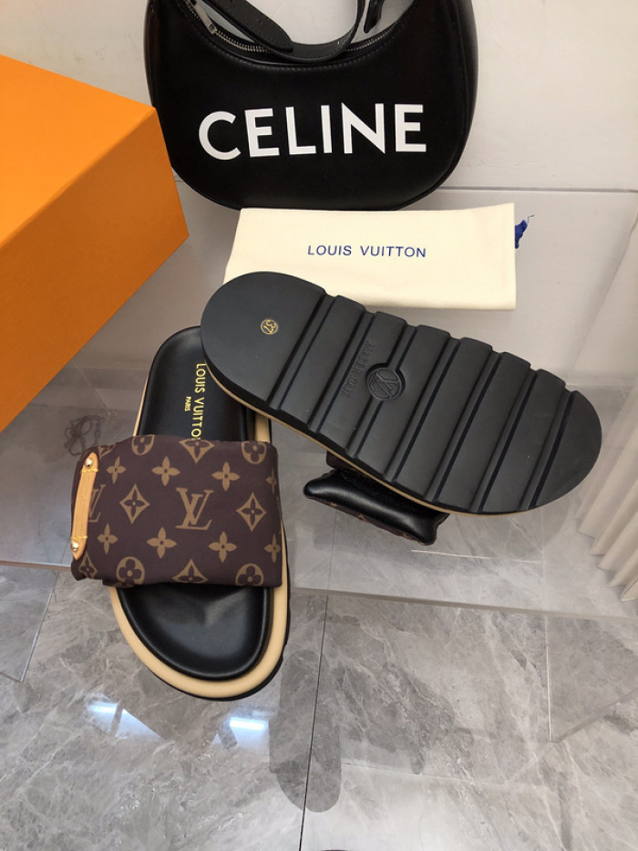 LV SLIPPERS