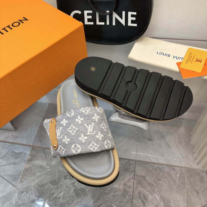 LV SLIPPERS