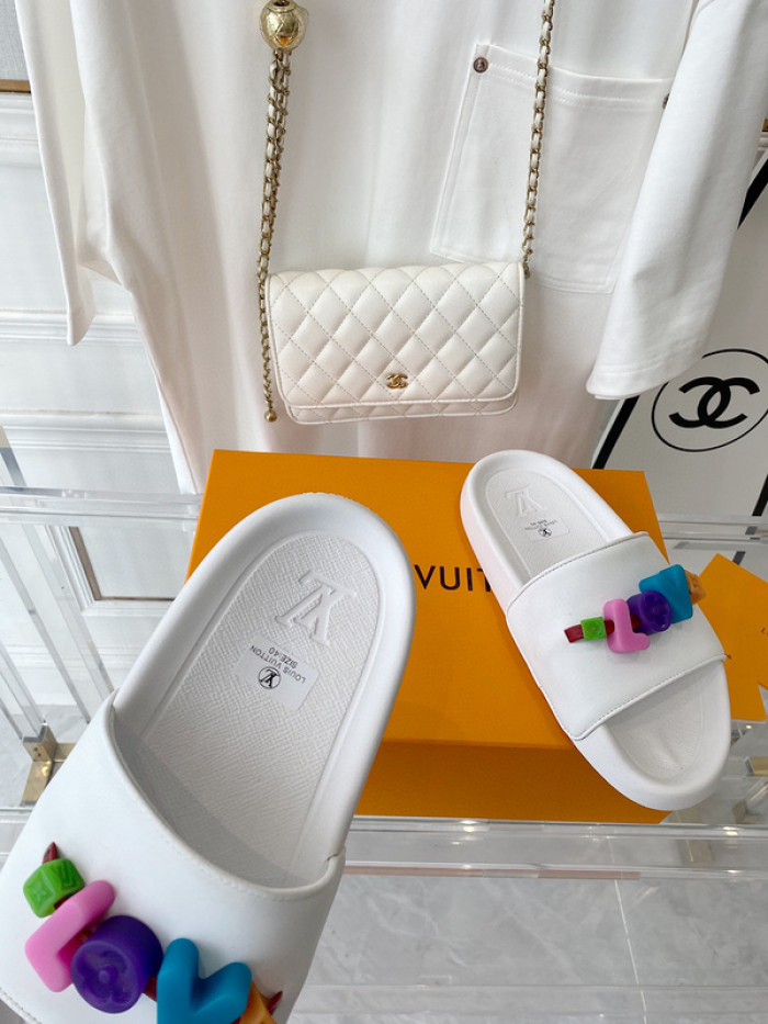 LV SLIPPERS