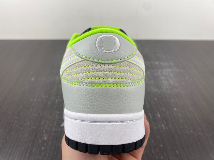 Dunk Low Oregon PE “Ducks of a Feather”   FQ7260-001