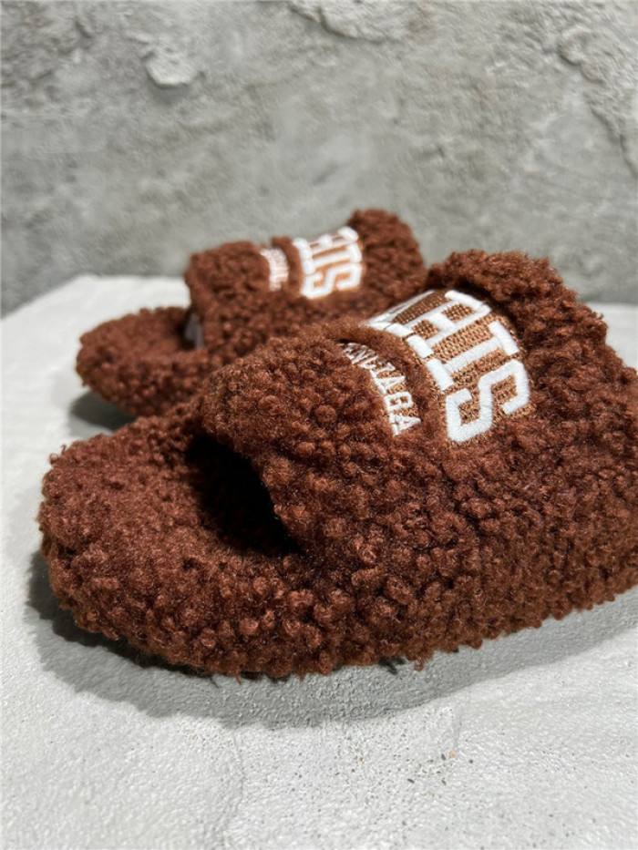 BLCG SLIPPERS