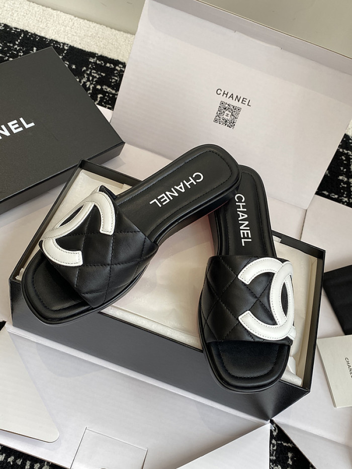 CH*NEL SLIPPERS