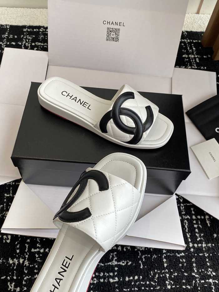 CH*NEL SLIPPERS