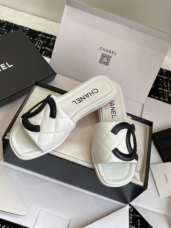 CH*NEL SLIPPERS