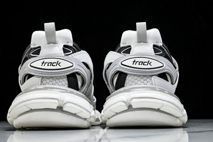 BLCG Track 3.0  W3AD39812