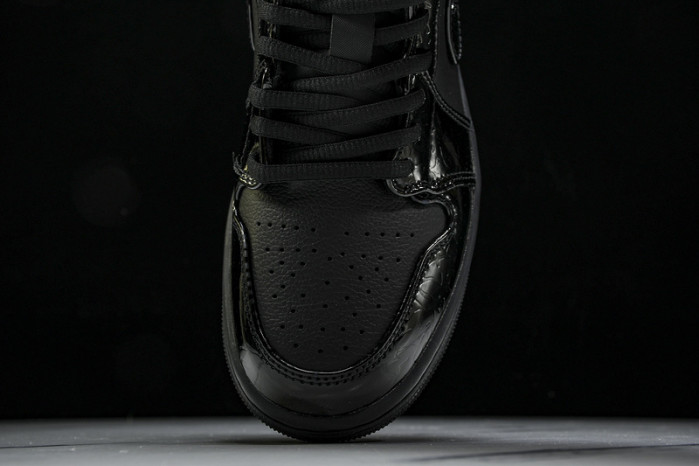 Air Jordan 1 Low HJ7743-010
