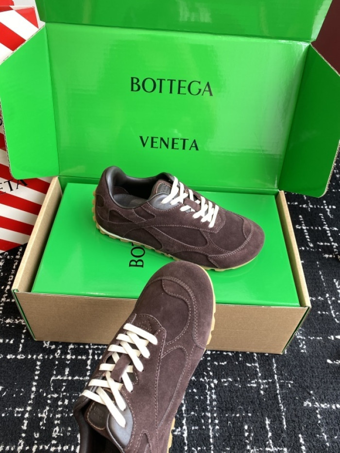 b0tt*ga Ven*ta sneaker