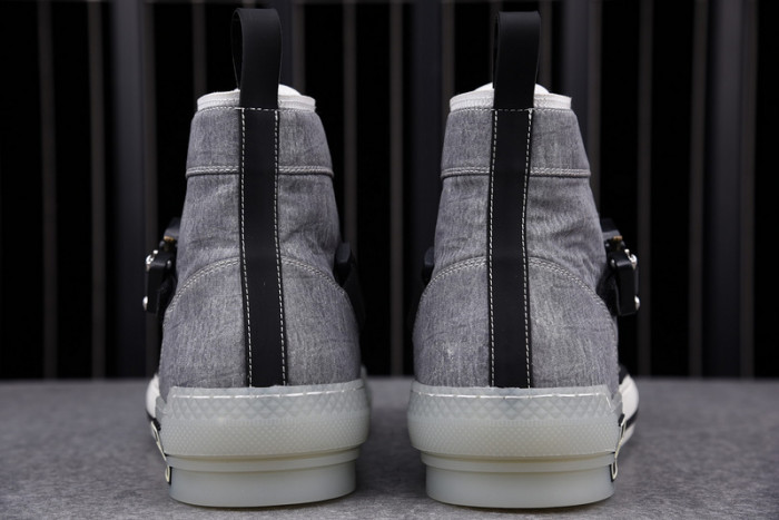 D10R B23 Oblique High Top Sneaker