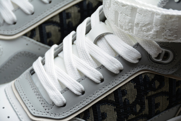 D10R B27 High Top Sneaker