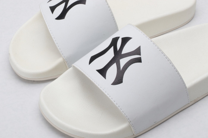 Gv*c slippers